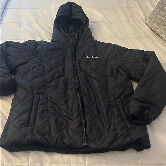 Columbia Black Hooded Quilted Jacket with faux fur lining. - Picture 1 of 7